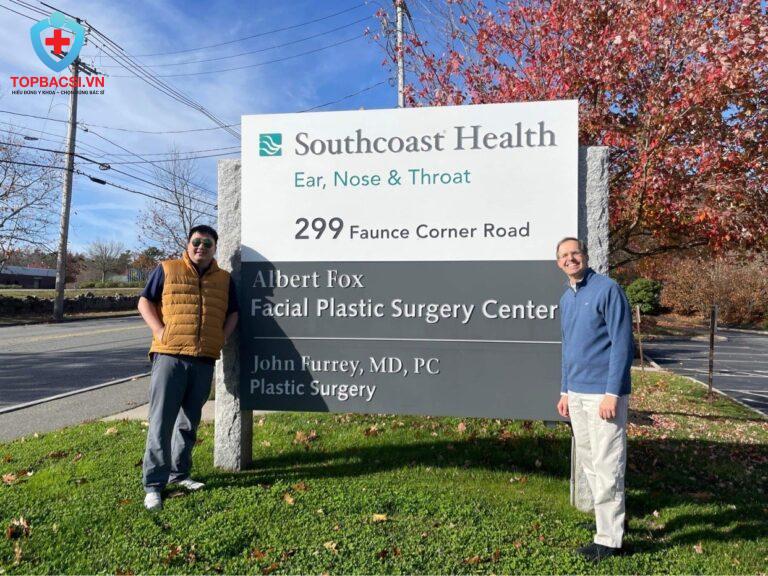 Bác sĩ Trần Nguyên Giáp "check in" tại hội nghị thẩm mỹ tại Mỹ