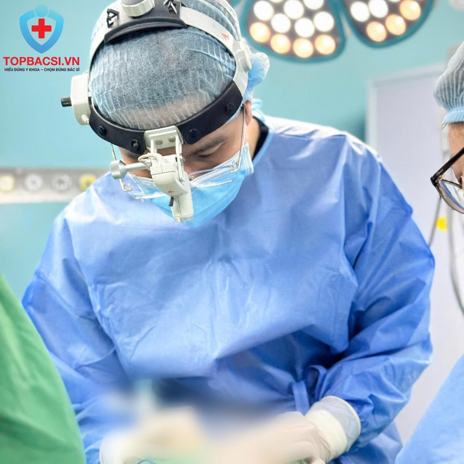 Đội ngũ nhân sự ân cần, chuyên nghiệp, tận tâm tại Thẩm Mỹ Viện Dr. Vinh Lê.