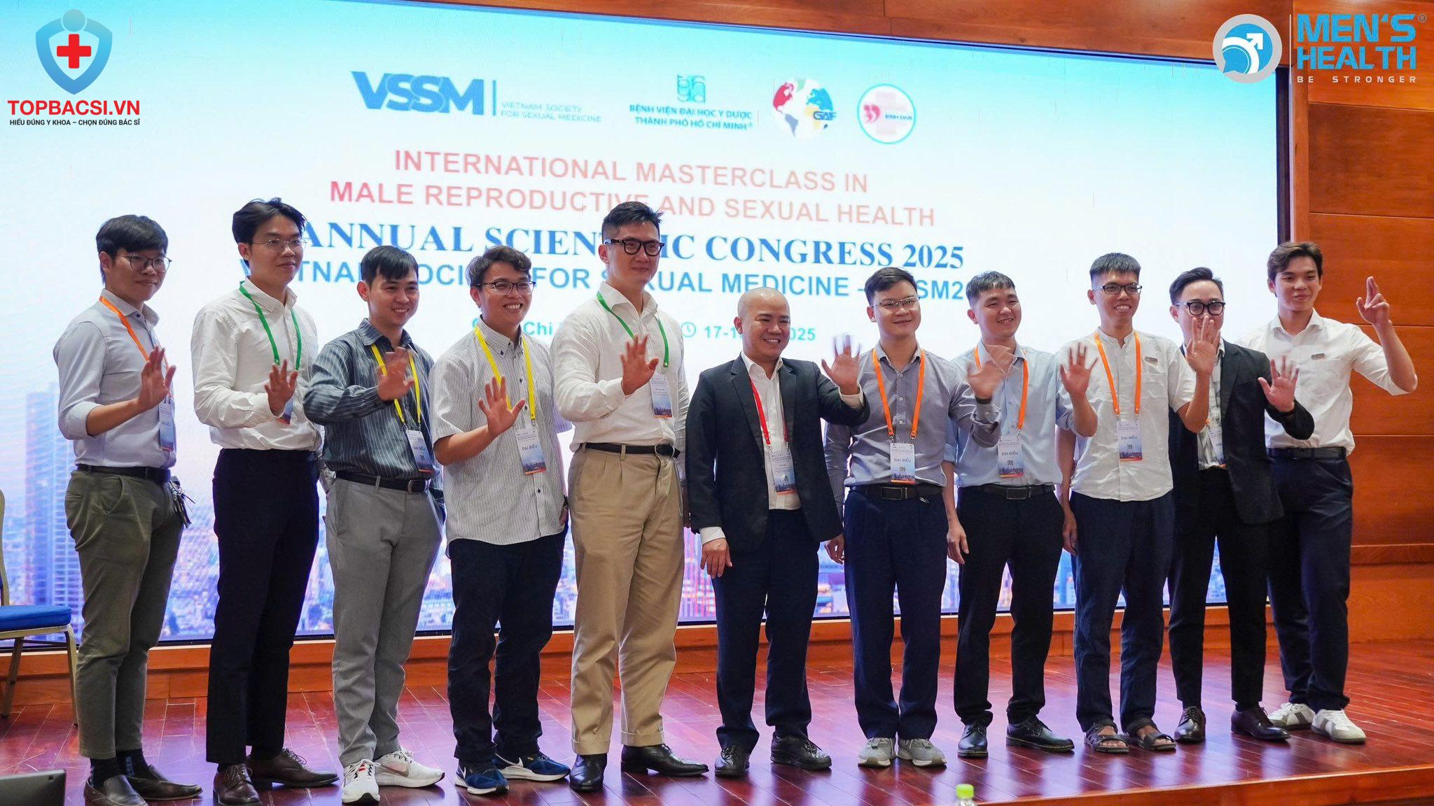 Bác sĩ Trà Anh Duy và các cộng sự Men's Health tham dự hội nghị VSSM 2026