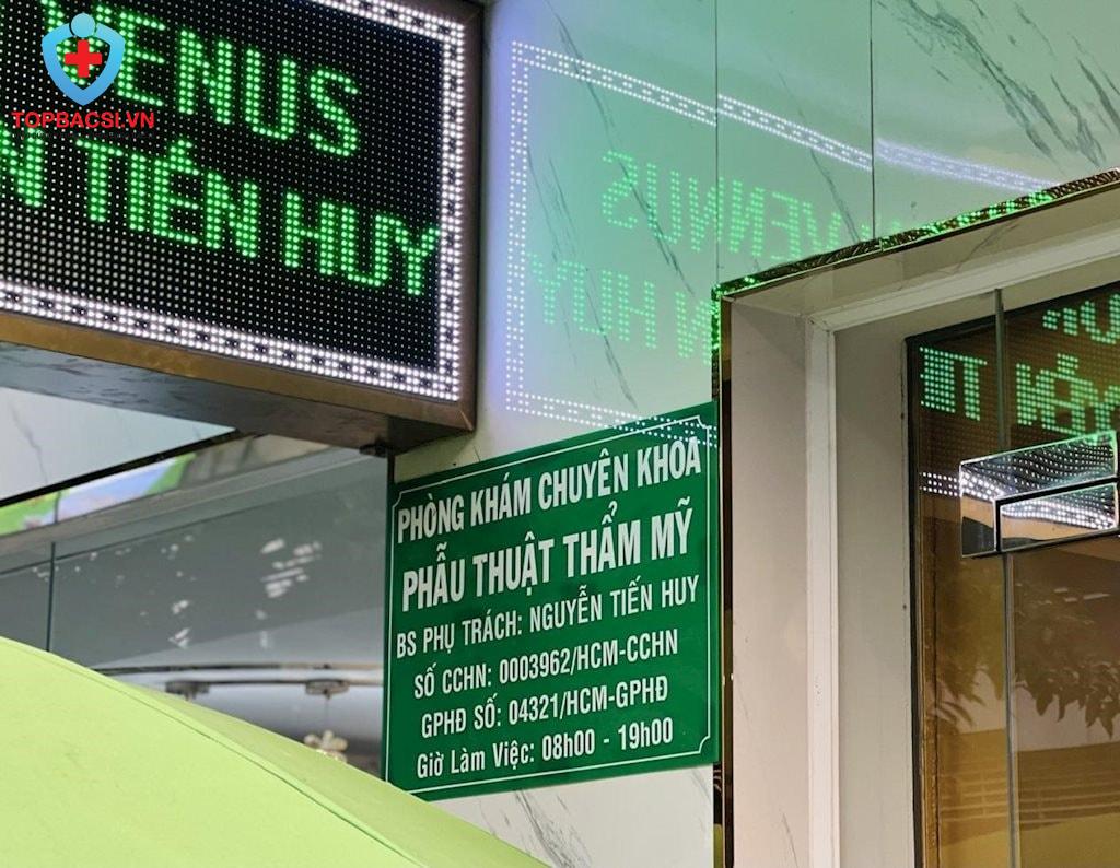 Biển hiệu Phòng khám chuyên khoa Phẫu thuật Thẩm mỹ của Thẩm mỹ viện Sài Gòn Venus.