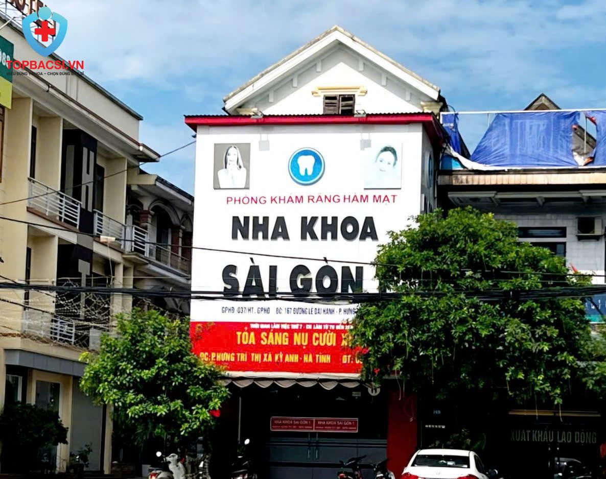 Nha khoa Sài Gòn 1 tại thị xã Kỳ Anh là một trong 8 cơ sở khám chữa bệnh, thẩm mỹ bị Sở Y tế Hà Tĩnh xử phạt vi phạm hành chính qua đợt kiểm tra đột xuất.
