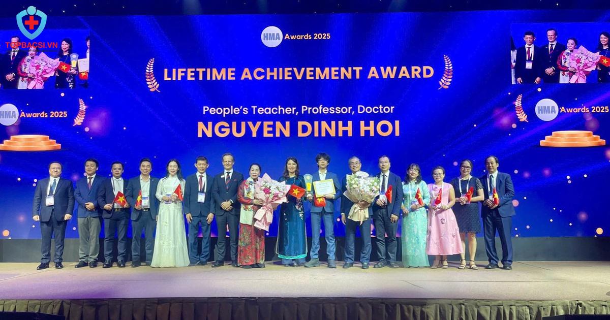 GS Nguyễn Đình Hối được vinh danh và trao giải thưởng 'Thành tựu trọn đời'