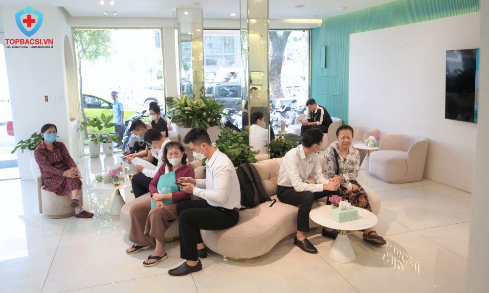 Phòng khám đa khoa Intermec bị xử phạt 30 triệu đồng do vi phạm sử dụng các từ ngữ như “nhất”, “duy nhất”, “tốt nhất”, “số một” trong quảng cáo nhưng không có tài liệu hợp pháp chứng minh theo quy định.