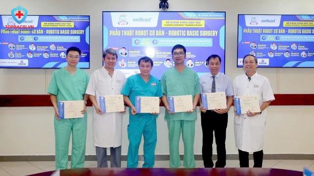 Các chuyên gia đầu ngành tham gia khóa giảng dạy.
