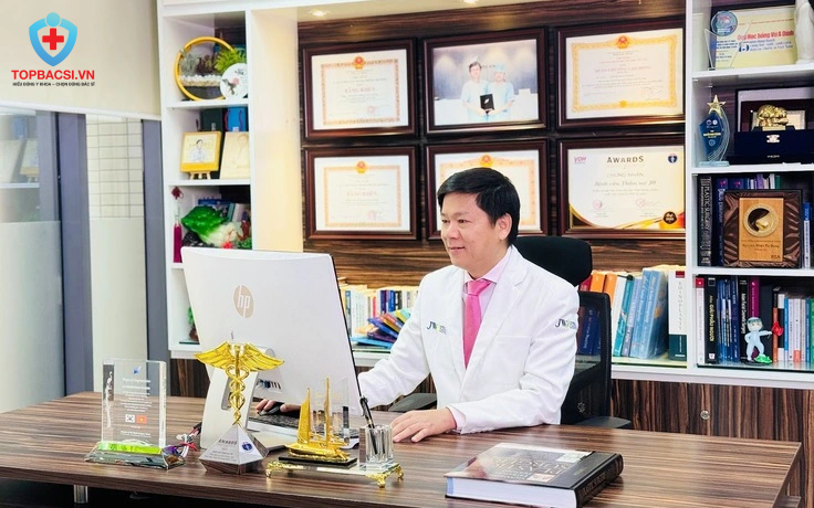 TS-BS Nguyễn Phan Tú Dung - Vị bác sĩ chuyên 'sửa lỗi tạo hóa 0 đồng' cho người nghèo