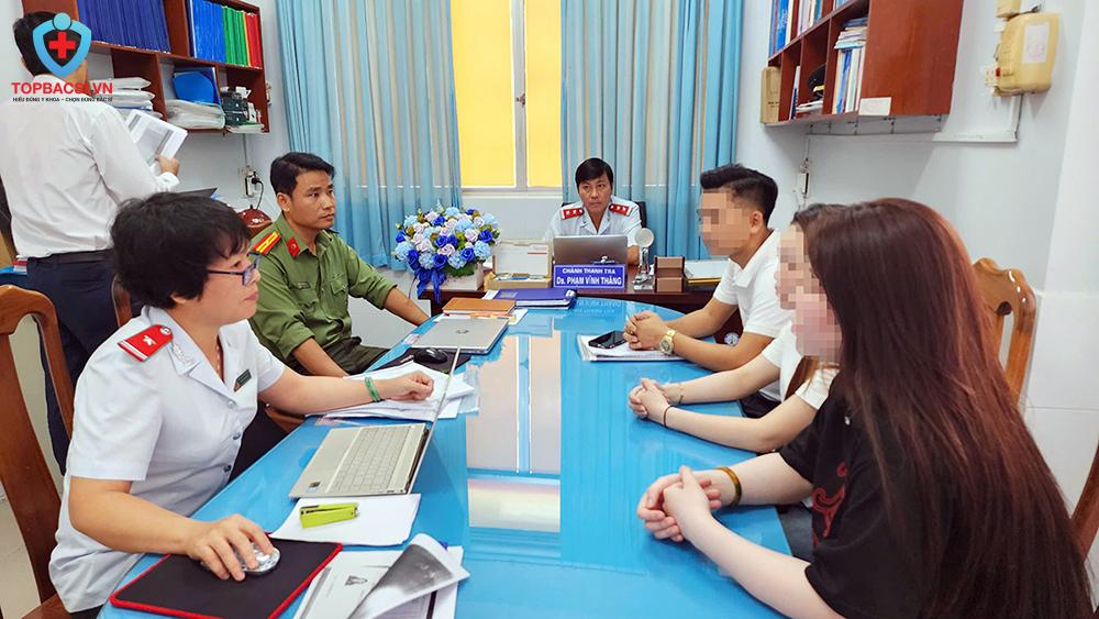 Cơ sở thẩm mỹ không kiểm tra và lưu bản sao giấy tờ tùy thân của khách có thể bị phạt đến 5 triệu đồng.